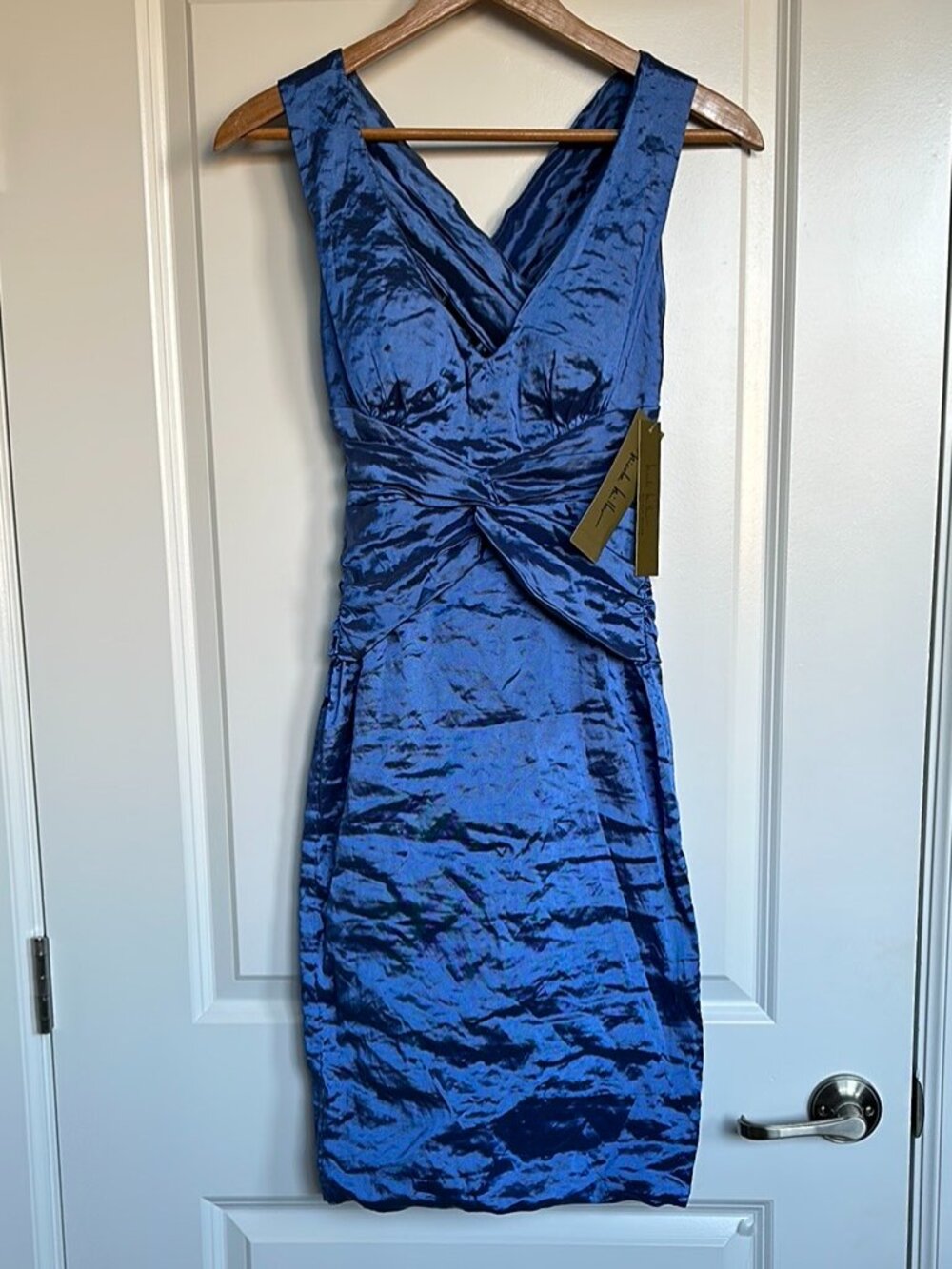 Nicole Miller Cocktail Dress sz 6 Womens Mini Blue Ruched V-Neck Sheath Metallic
